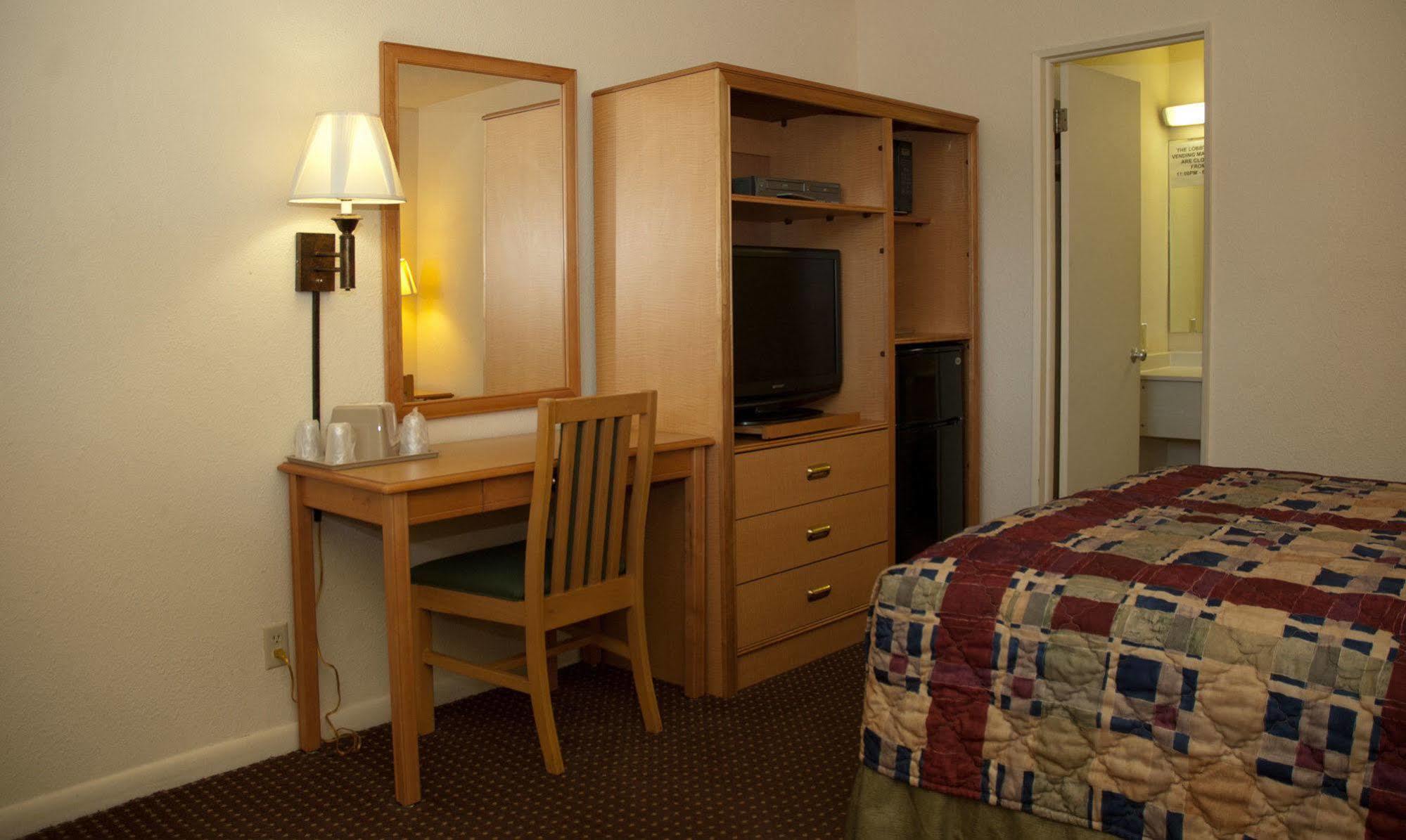 Great Bend Travelers Budget Inn المظهر الخارجي الصورة